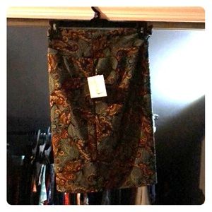 Lularoe Cassie pencil skirt size Medium. NWT